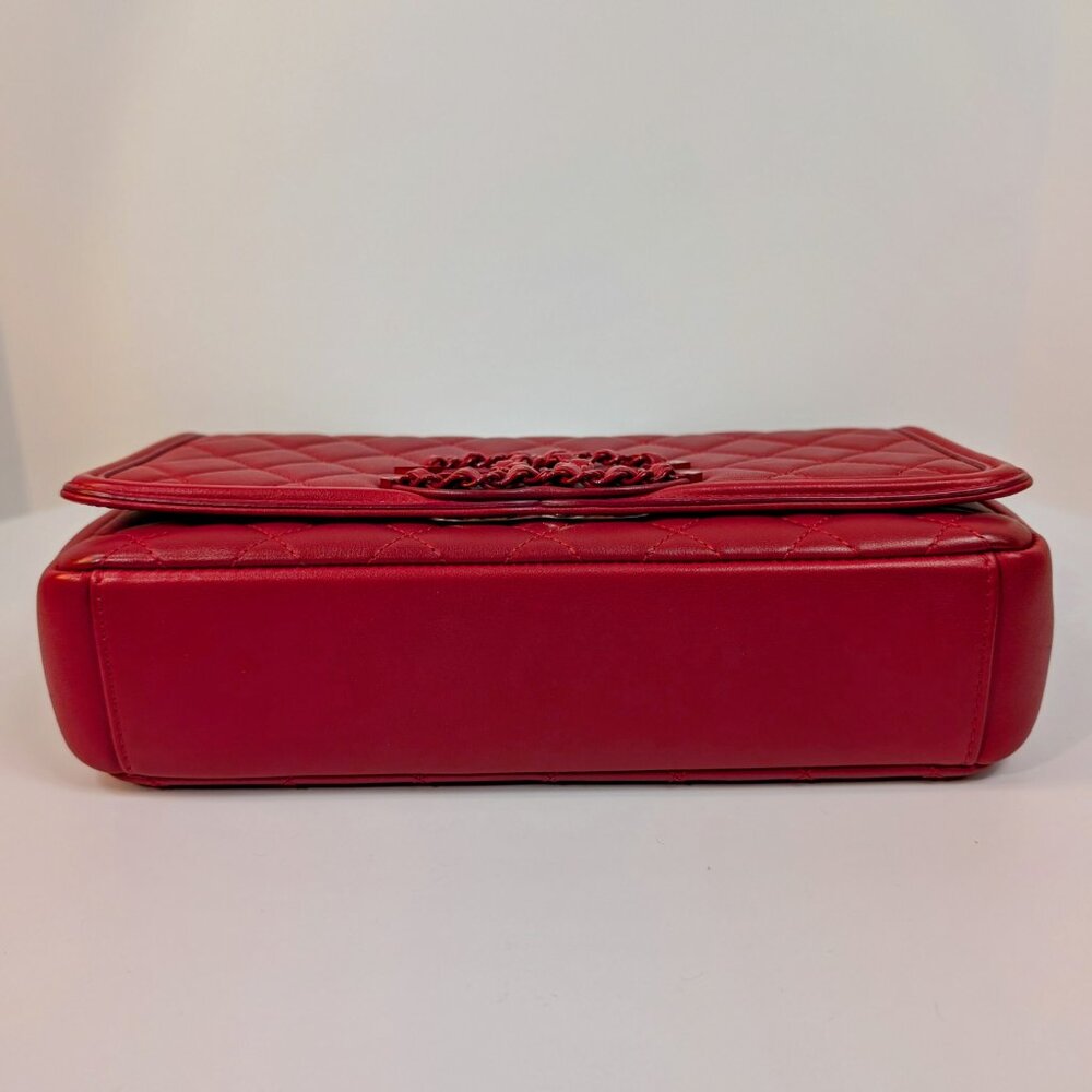 Chanel Rare Classic All-Red Flap Bag in Quilted Lambskin with Filigree CC - Picture 6 of 16